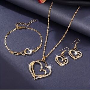 NWT Romantic Double Hollow Love Heart Jewelery Set